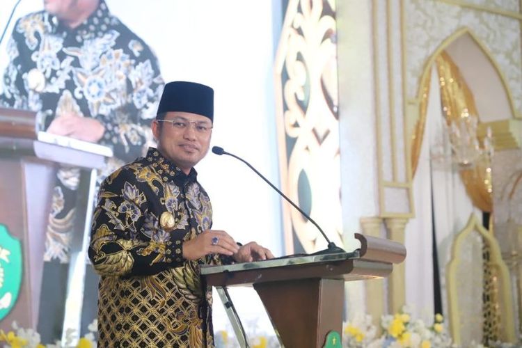 Gubernur Kalimantan Timur H Rudy Mas?ud (Harum). 