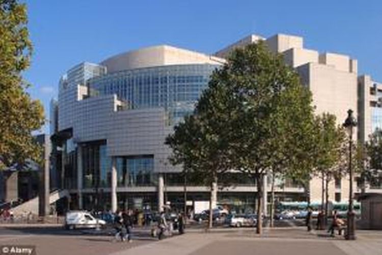 Gedung Opera Bastille, Paris.