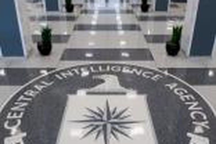 Logo di lantai lobi kantor pusat Badan Intelijen Amerika (CIA) di Langley, Virginia, Amerika. Gambar diambil pada 14 Agustus 2008.