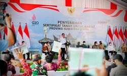 Jokowi Bagikan 600 Sertifikat Tanah untuk Warga Dairi, Wakil Ketua Komisi II DPR Beri Apresiasi 