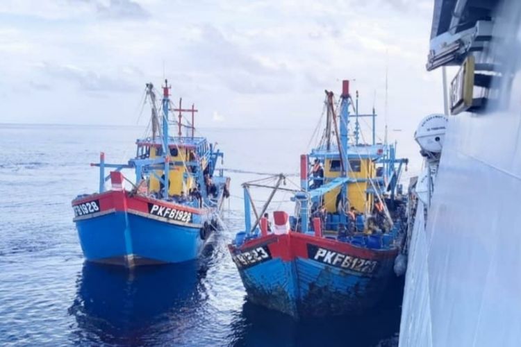 TNI Angkatan Laut melalui Gugus Keamanan Laut (Guskamla) Komando Armada I (Koarmada I) mengamankan tiga kapal asing asal Malaysia di Selat Malaka, Minggu (8/11/2020).