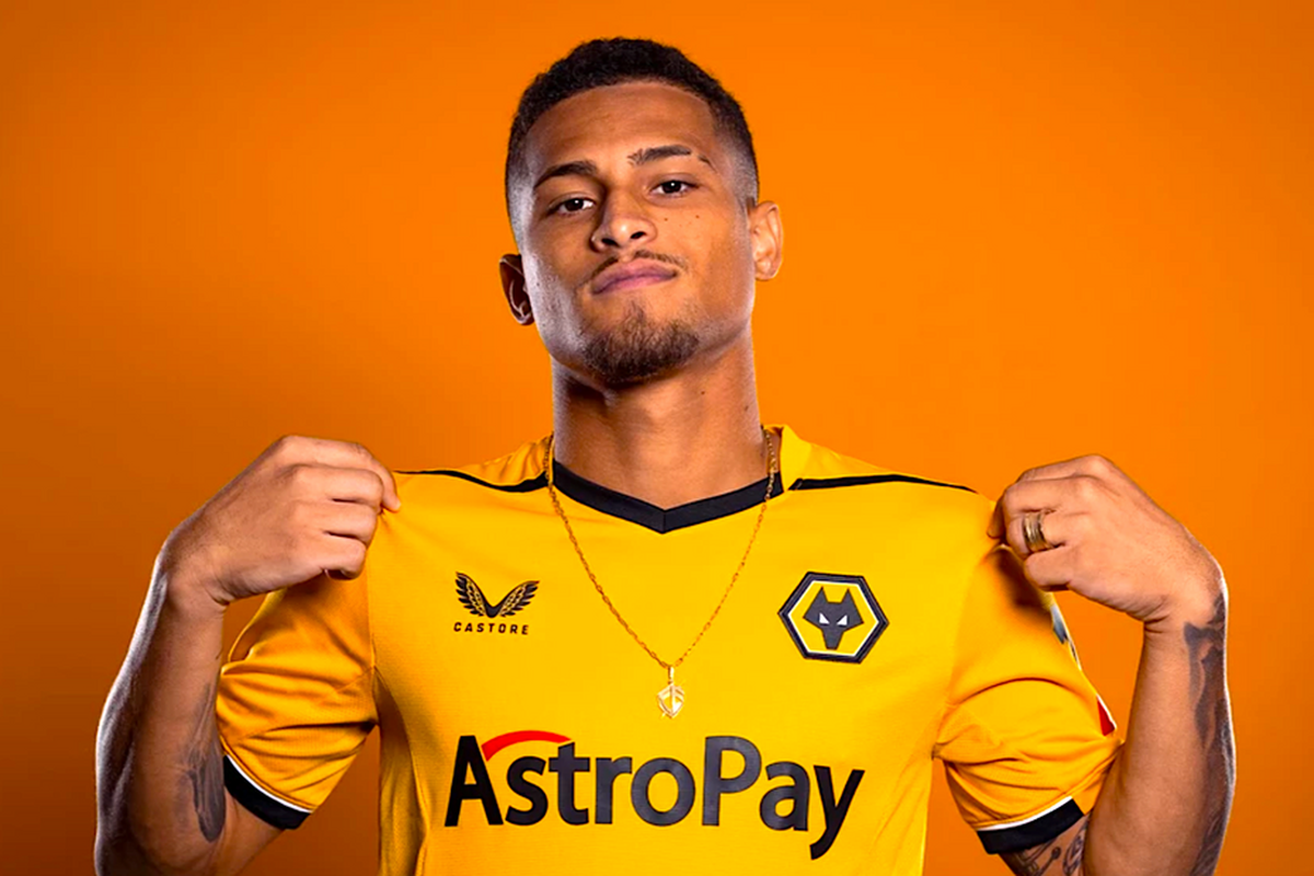 Klub bola di Brasil, Flamengo melakukan kesalahan transfer uang kepada pemuda berusia 19 tahun yang memiliki nama sama dengan mantan pemainnya, yakni Joao Victor Gomes da Silva.