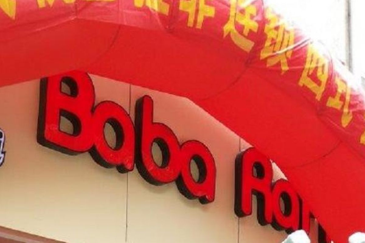 Outlet Kebab Baba Rafi di Yiwu, Tiongkok.