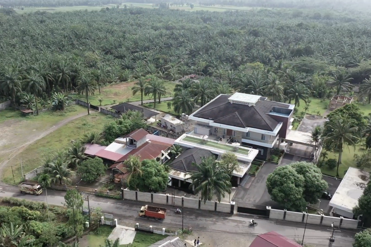 Rumah Terbit Perangin-angin yang ada kerangkeng manusia