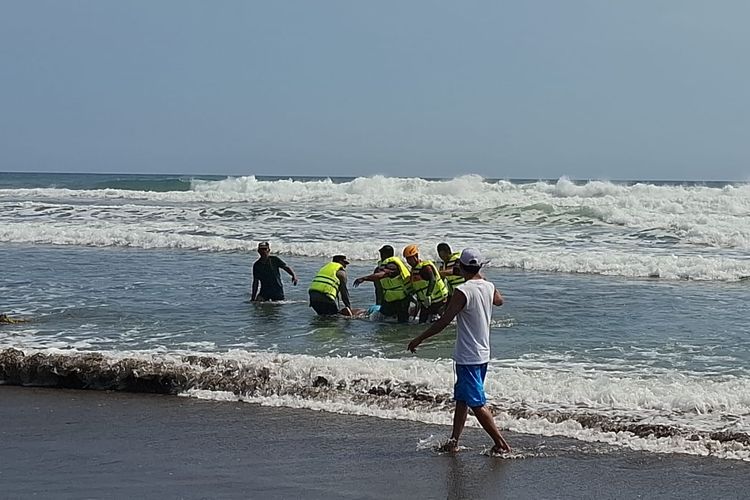 WNA Jerman Tewas Terseret Ombak Saat Berenang di Pantai Petangahan Tabanan