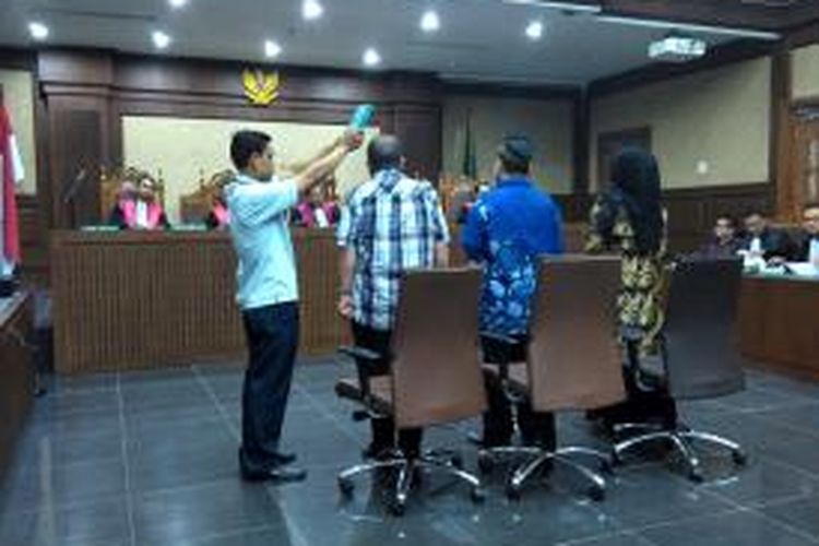 Panitera PTUN Medan hingga istri Gubernur Sumut dihadirkan sebagai saksi dengan terdakwa M Yagari Bhastara di Pengadilan Tipikor, Jakarta, Rabu (16/12/2015).