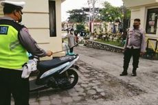 Cerita Wisatawan di Mataram, Tak Sadar Ada Ular di Motornya Saat Perjalanan ke Pantai