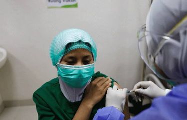 Vaksinasi dosis ketiga untuk tenaga kesehatan di Bali dimulai pada Senin (2/8/2021). 