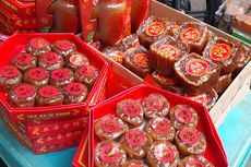 Cerita Penjual Kue Keranjang di Glodok, Omzet Belum Stabil