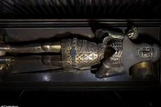 Ditemukan Fakta Baru Makam dan Patung Pangeran Hitam dari Inggris