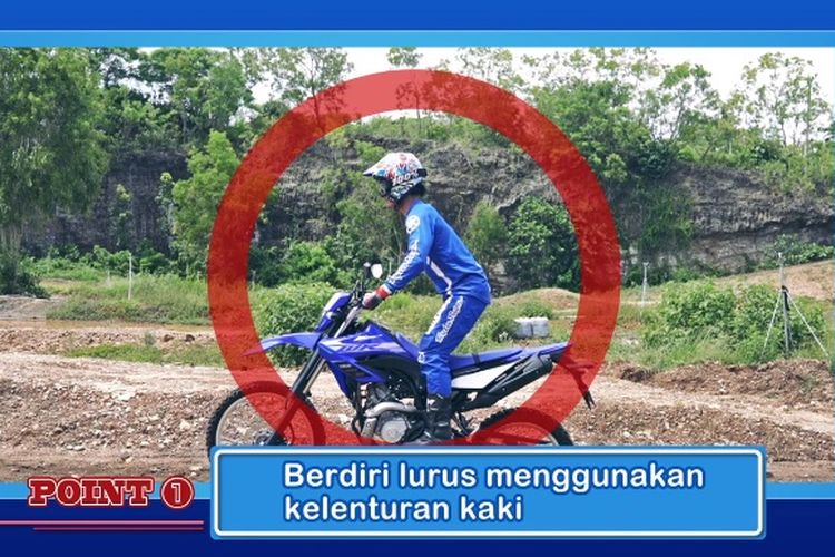 Cara mengendalikan motor sambil berdiri