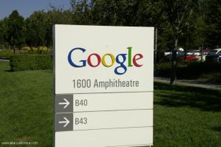 Google membeli pabrik dan bangunan perkantoran di Palo Alto, California secara tunai.