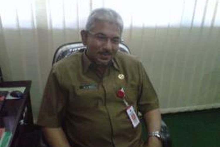Sekretaris Daerah Kabupaten Pamekasan, Alwi Beiq, ancam segel kantor yang kosong karyawannya sebelum jam dinas selesai. 
