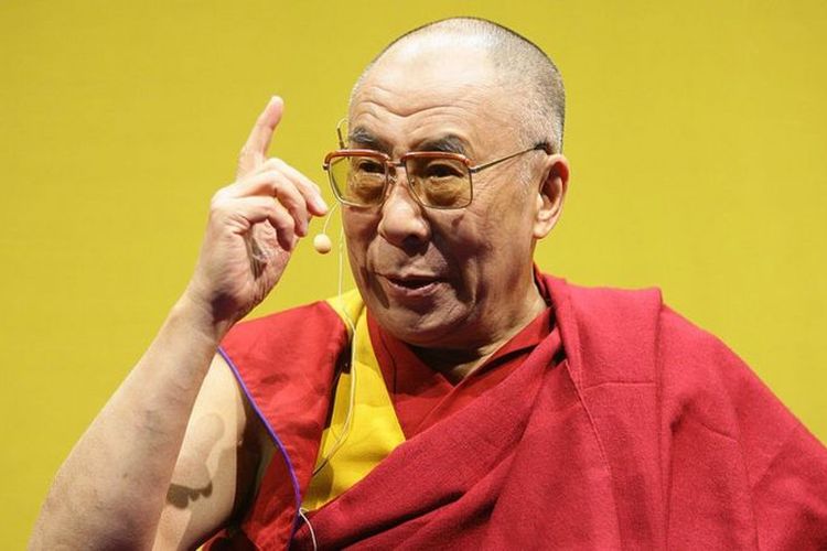 Kantor Dalai Lama berkata dia menyesalkan insiden ucap minta anak isap lidahnya.