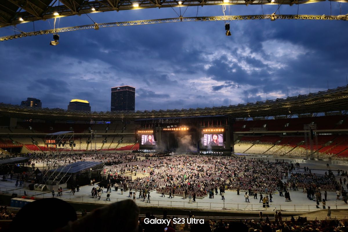 Suasana GBK sebelum konser #RaisaGBK2023 dimulai.