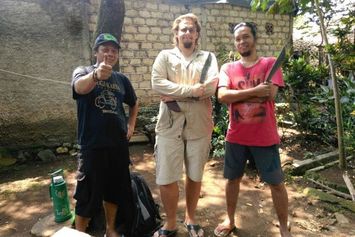 Kisah Kang Apep, Hobi Bikin Pisau di Bogor, Kini Terjual Hingga ke Amerika