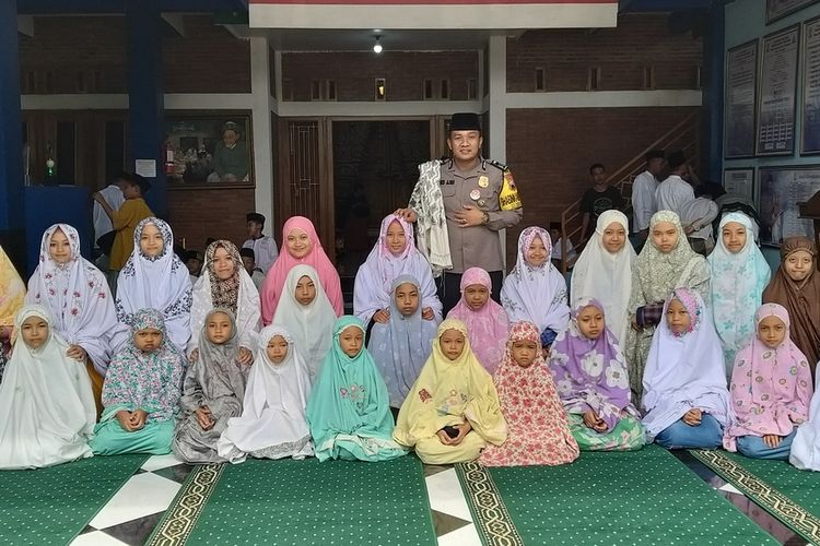 Kisah Brigpol Eko Julianto, Bermodal Gaji Polisi Bangun Pondok Gratis Asuh Ratusan Anak Yatim ...