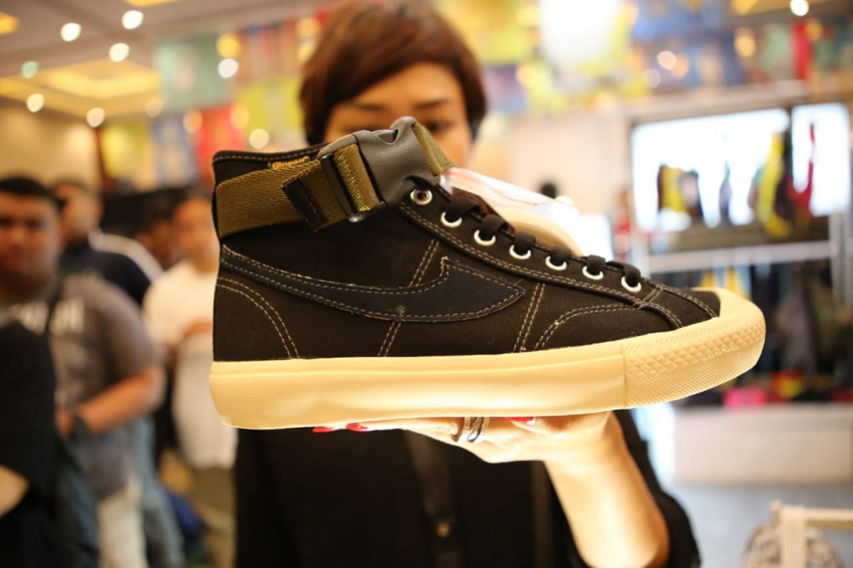 Sneakers, kolaborasi brand sepatu lokal Compass dengan influencer Brian Notodihardjo 