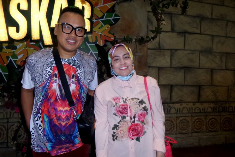 Pembawa acara Uya Kuya dan sang sang istri, Astrid Kuya dalam soft launching Madagaskar Resto and Lounge di Plasa Senayan, Jakarta Pusat, Senin (7/8/2017).