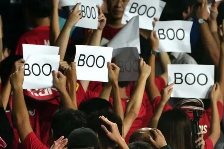 Penggemar sepak bola Hong Kong tidak lagi mendengarkan lagu kebangsaan negaranya sebelum kualifikasi Piala Dunia melawan Iran pada September 2019.