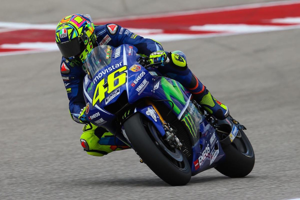 Pebalap Movistar Yamaha MotoGP asal Italia, Valentino Rossi, memacu motornya pada sesi latihan bebas kedua GP Americas di Circuit of The Americas (COTA), Austin, Jumat (22/4/2017).