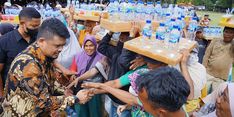 Bobby Nasution Salurkan Sembako dan Modal Usaha Bagi Masyarakat Serdang Bedagai