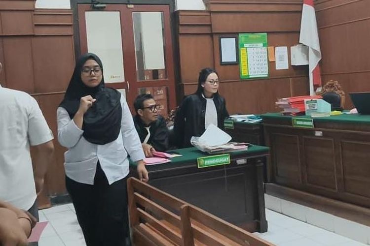 Rekening Dibuat Tampung Uang Kejahatan Rp 587 Juta, Wanita di Surabaya Diadili