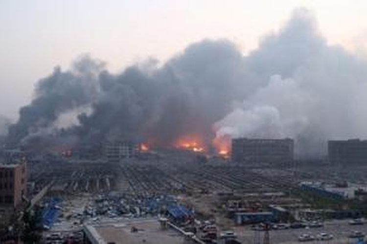 Ledakan di kota Tianjin, China, pada Rabu (12/8/2015), malam menewaskan sedikitnya 17 orang. Ledakan tersebut terjadi disebuah gundang.