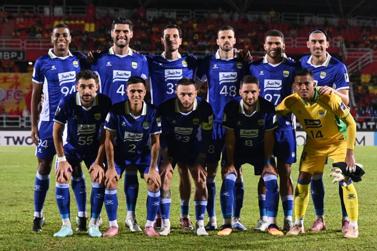 Starting Persib Bandung saat menghadapi Selangor FC pada laga lanjutan AFC Champions League Two (ACL 2) 2025-2026, Kamis (6/11/2025) di Stadion MBPJ, Petaling Jaya, Malaysia. 