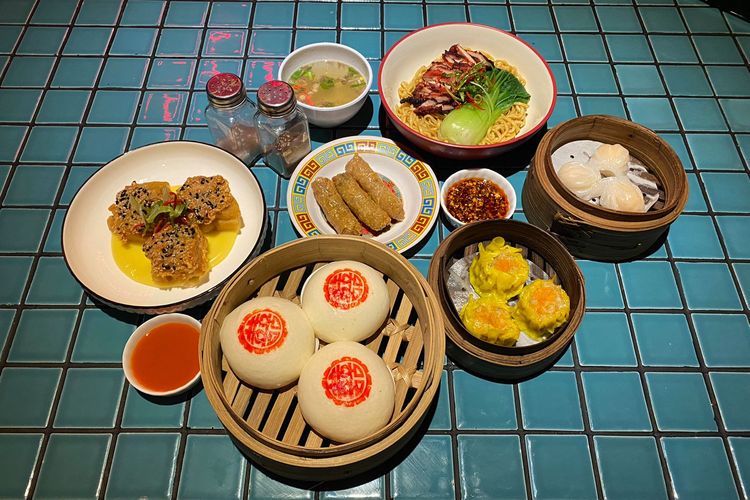 Menu makanan berupa dimsum dan lainnya di Hawche Dimsum Bar, Bogor.