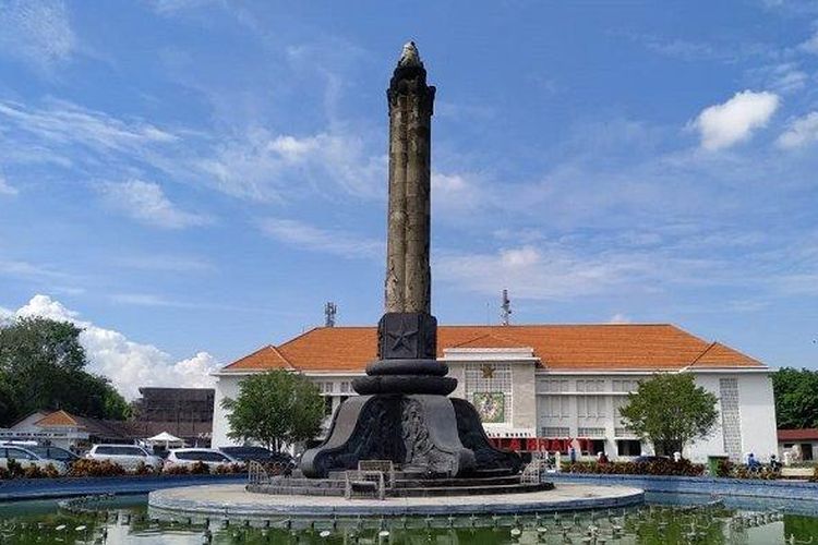 Tugu Muda di Semarang merupakan monumen yang dibangun untuk memperingati peristiwa Pertempuran Lima Hari di Semarang.
