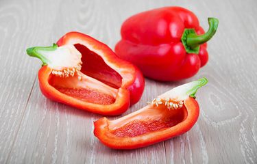 Ilustrasi paprika merah, salah satu bahan makanan yang baik untuk sistem kekebalan tubuh.