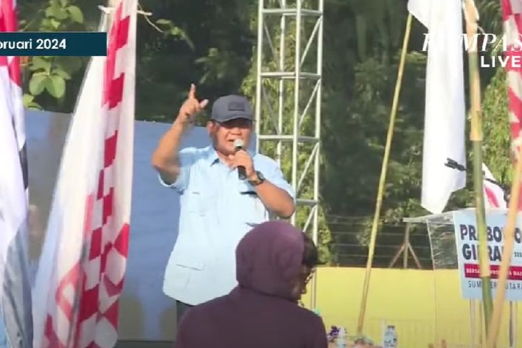 Calon presiden nomor urut 2 Prabowo Subianto saat kampanye di Deli Serdang, Sumut, Rabu (7/2/2024).