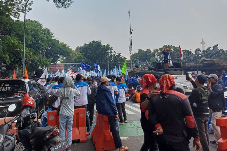 Gaji UMR Sukabumi Kabupaten 2025 dan Daerah Lain se-Jabar