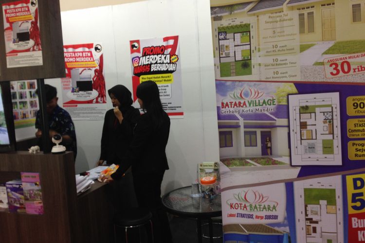 Salah stand yang memasarkan rumah murah dekat dengan stasiun di Indonesia Property Expo 2017.