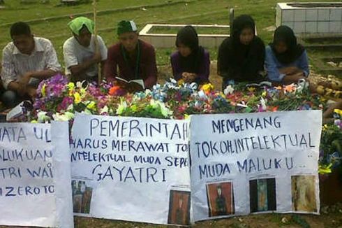 Sumpah Pemuda, Mahasiswa Ziarah ke Makam Gayatri