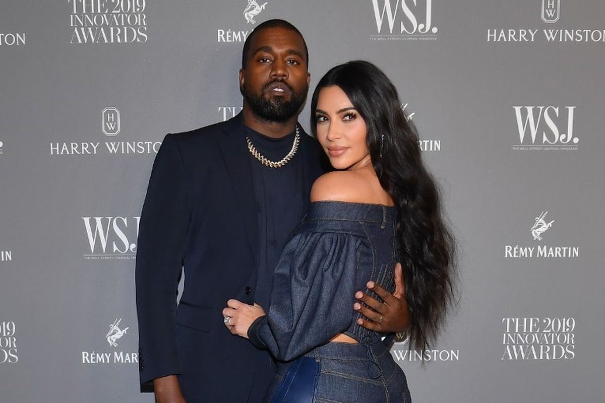 Pasangan Kanye West dan Kim Kardashian menghadiri WSJ Magazine 2019 Innovator Awards di MOMA, New York City, pada 6 November 2019.