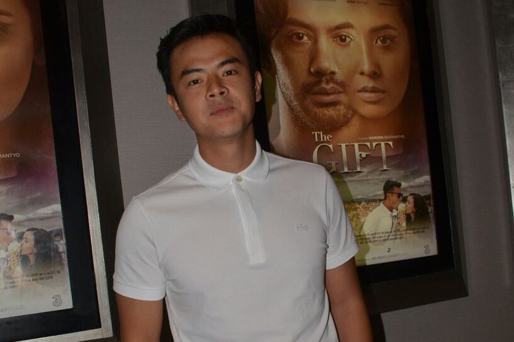 Dion Wiyoko menghadiri pemutaran film The Gift di Epicentrum Walk XXI, Kuningan, Jakarta Selatan, Sabtu (19/5/2018).