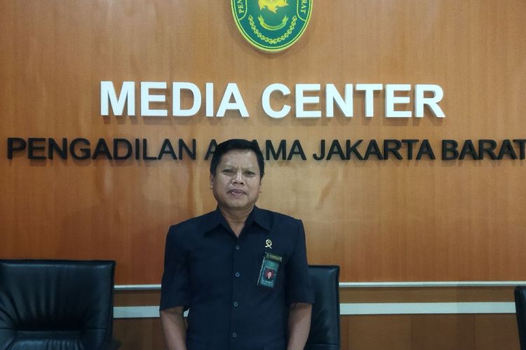 Humas Pengadilan Agama Jakarta Barat, Sulaiman, saat ditemui di kantornya, Rabu (16/2/2022). 
