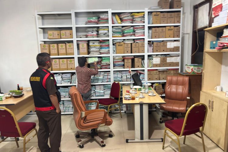 Kejati Kaltim Geledah Kantor Disdikbud Kukar, Usut Dugaan Korupsi TPP dan Insentif Guru