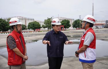Menteri Badan Usaha Milik Negara (BUMN) Erick Thohir di Depo Pertamina Plumpang Koja Jakarta Utara, Sabtu (4/3/2023).