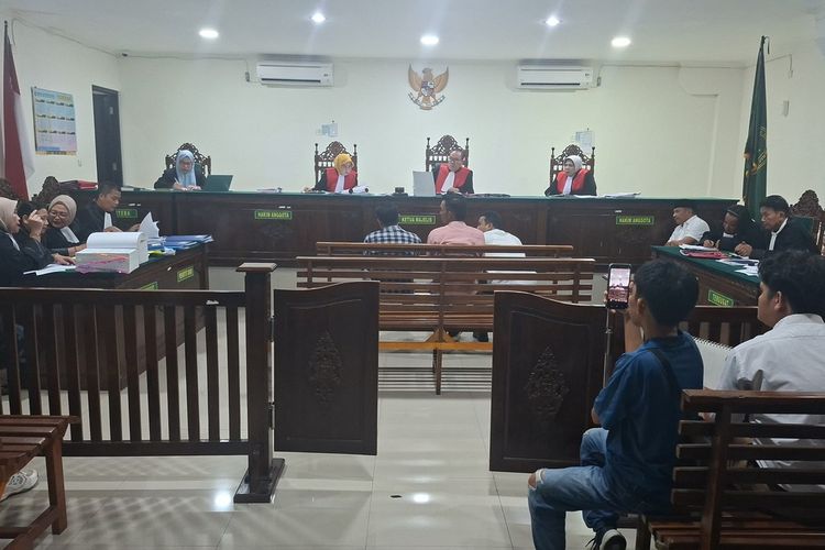 Sidang Korupsi PDAM Bengkulu, Mantan Ajudan Akui Serahkan Uang Rekrutmen THL ke Helmi Hasan