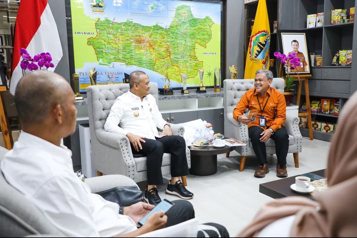 Kepala Badan Pusat Statistik (BPS) Jateng Ali Said dalam audiensi dengan Gubernur Jateng Ahmad Luthfi di Semarang, Rabu (11/2/2026).
