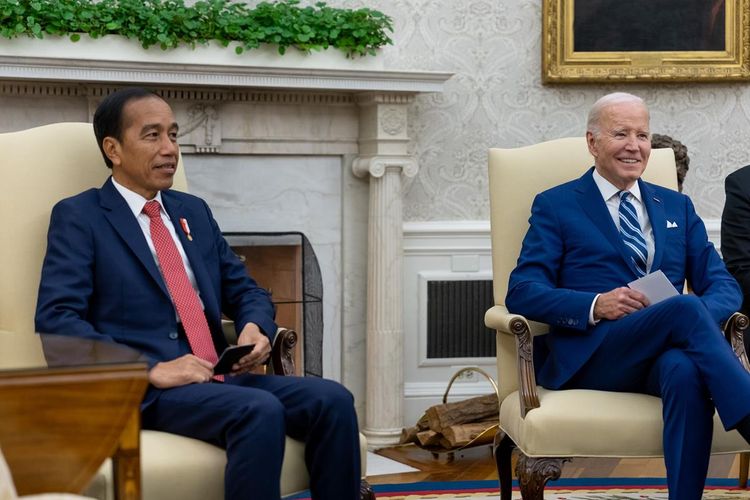 Pertemuan Presiden Republik Indonesia Joko Widodo (kiri) dan Presiden Amerika Serikat Joe Biden (kanan) di Gedung Putih, Washington DC, Senin (13/11/2023).