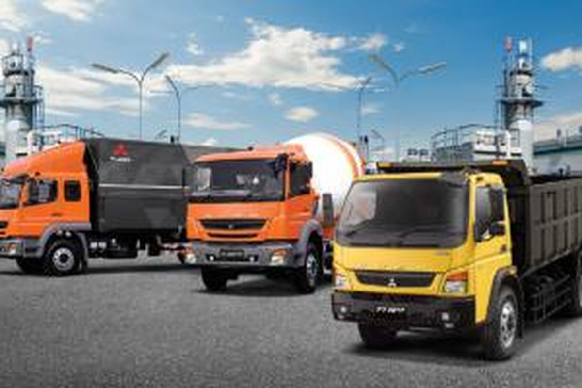 Jajaran truk New Fuso yang sukses pada 2015.