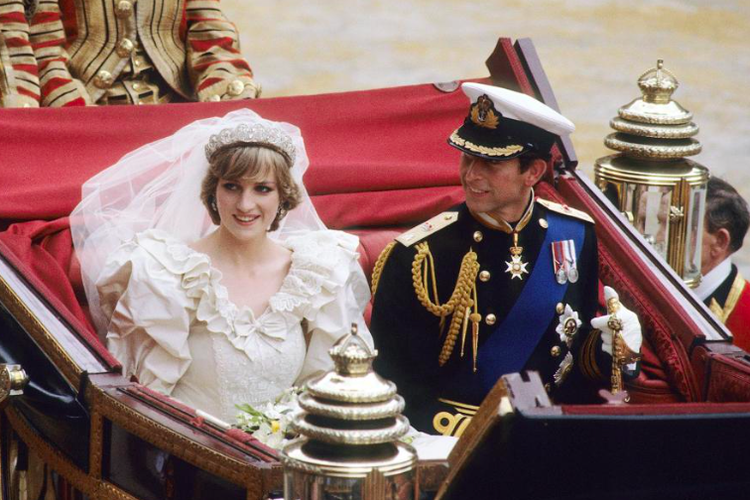 Tiara pernikahan Putri Diana