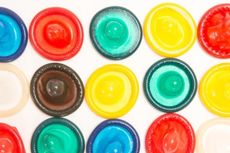 Kondom Rasa Stroberi dan Berbintil Paling Disukai