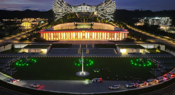 Temaram Senja di Nusantara: Sebuah Ode untuk Kemegahan Istana Negara