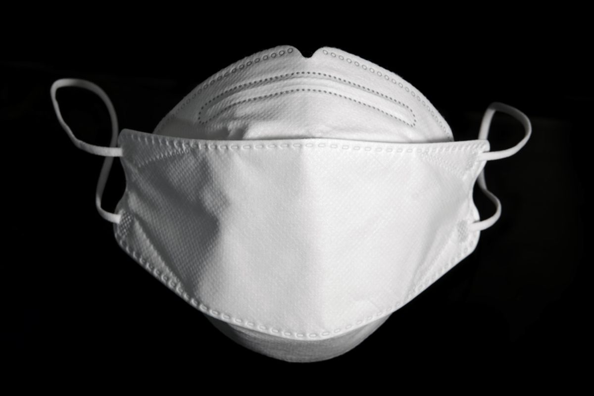 Ilustrasi masker KF94. Masker medis sekali pakai ini diproduksi Korea Selatan, diklaim memiliki filtrasi setara masker N95. 