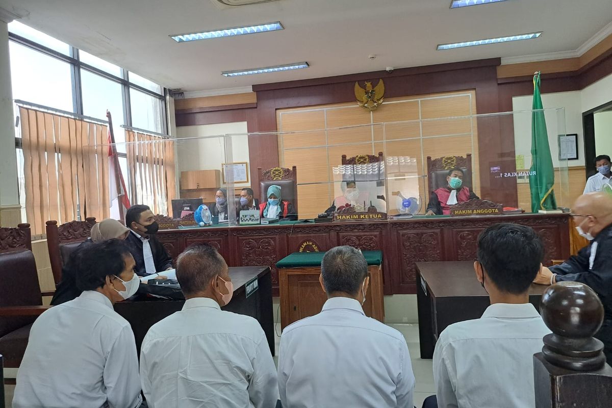 Sidang pledoi kasus kebakaran lapas di Pengadilan Negeri Tangerang hari ini, Selasa (23/8/2022) ditunda karena kuasa hukum para terdakwa belum siap menyampaikan pembelaan. Sidang akan dilanjutkan kembali pada 30 Agustus 2022 mendatang. menjadi